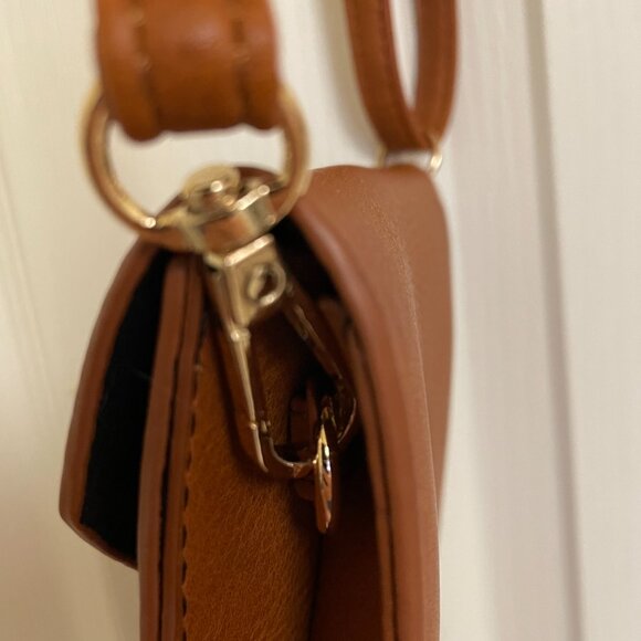 Alba faux/vegan leather cross body cell phone purse NWT - Picture 5 of 12